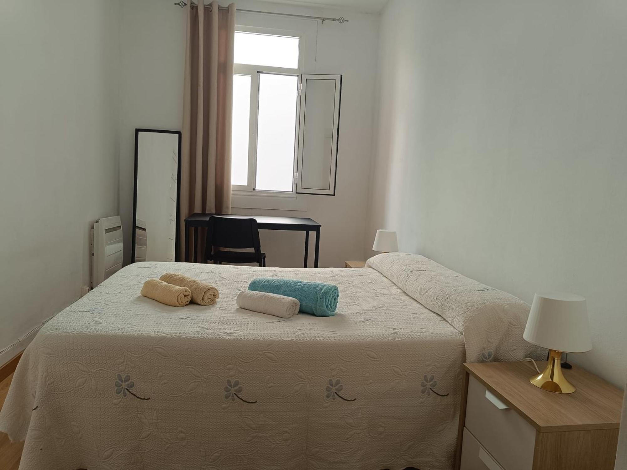 Piso Antiguo, Muebles Viejos, Muy Sencillo, Alquilado En Invierno A Estudiantes, Sin Ascensor, Cocina Antigua A Gas, Edificio Muy Antiguo Apartment Ла Коруня Екстериор снимка