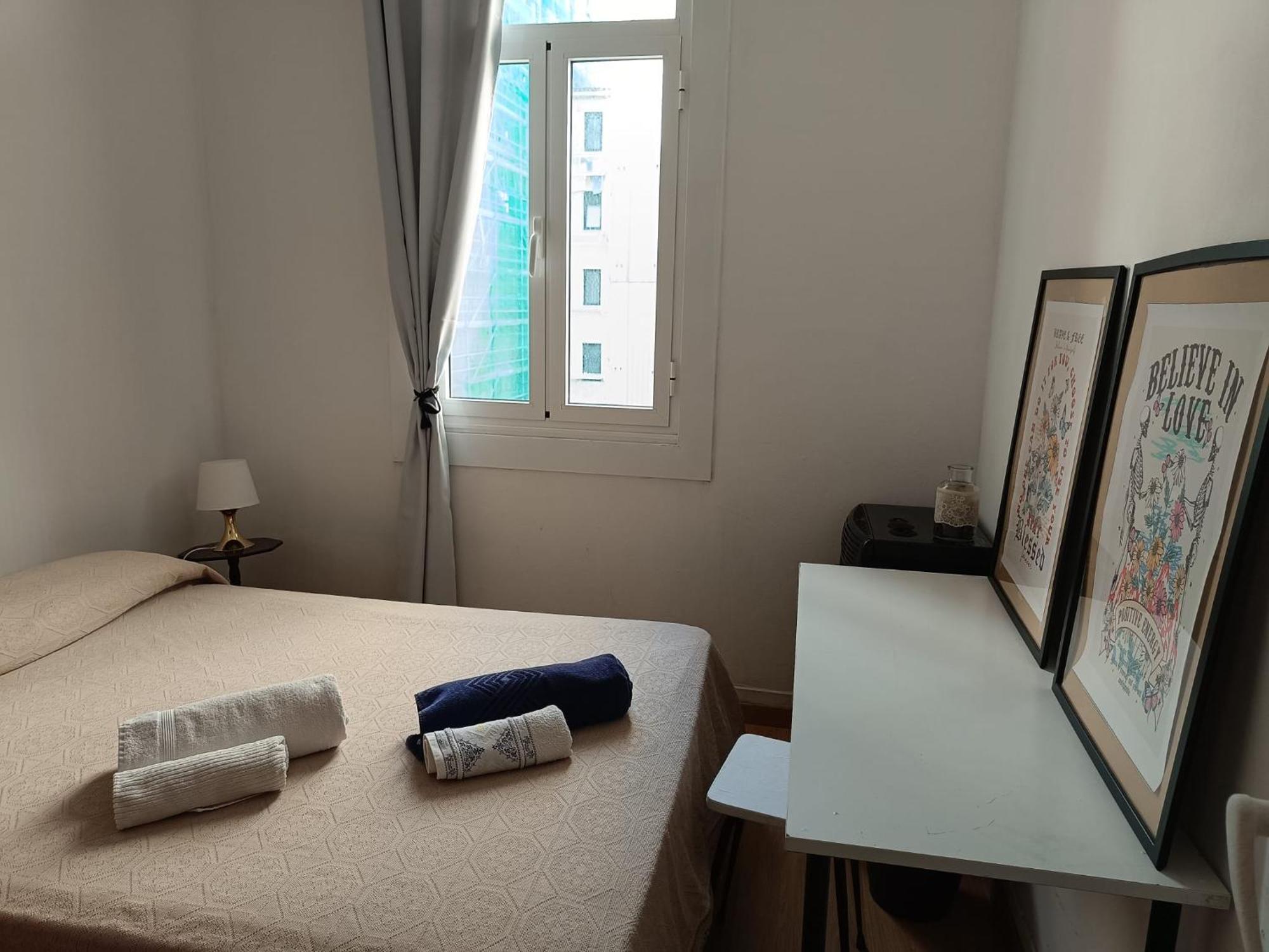 Piso Antiguo, Muebles Viejos, Muy Sencillo, Alquilado En Invierno A Estudiantes, Sin Ascensor, Cocina Antigua A Gas, Edificio Muy Antiguo Apartment Ла Коруня Екстериор снимка